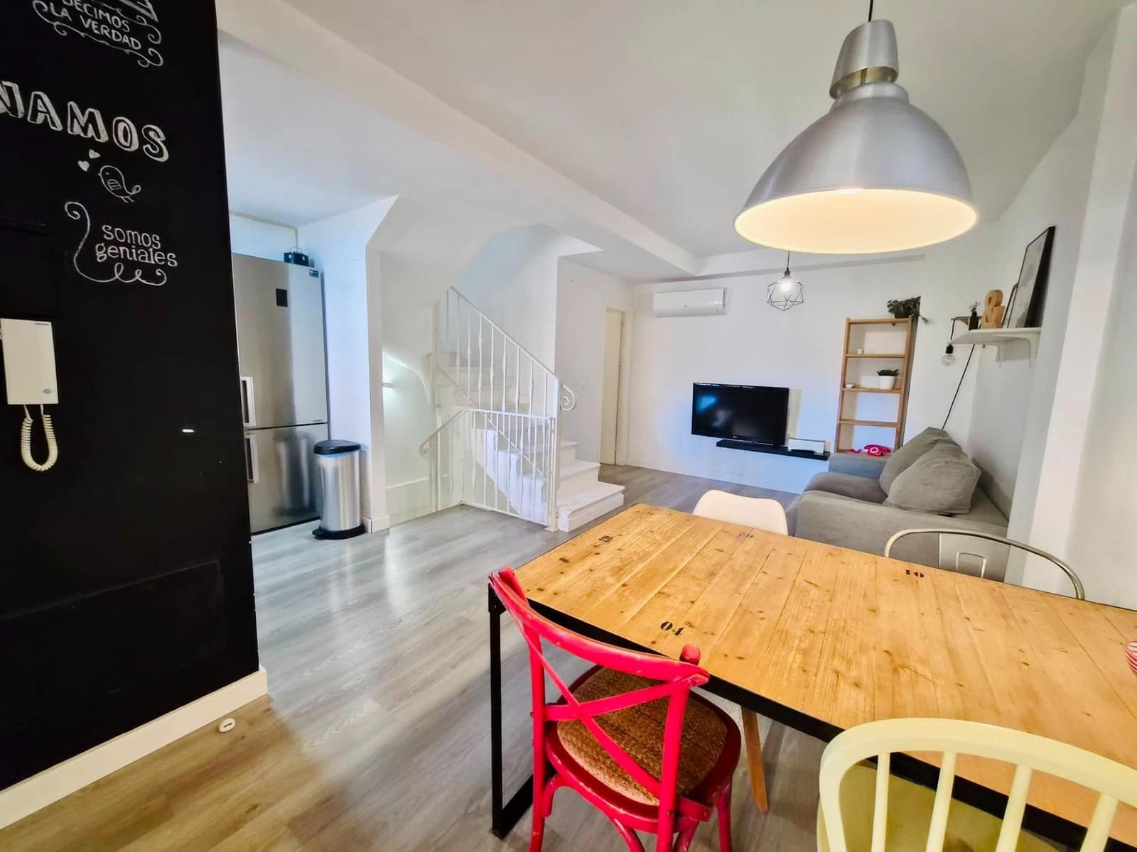 4 makuuhuone Rivitalo myytävänä paikassa Guardamar del Segura mukana uima-altaan - 269 000 € (Ref: 9898882)