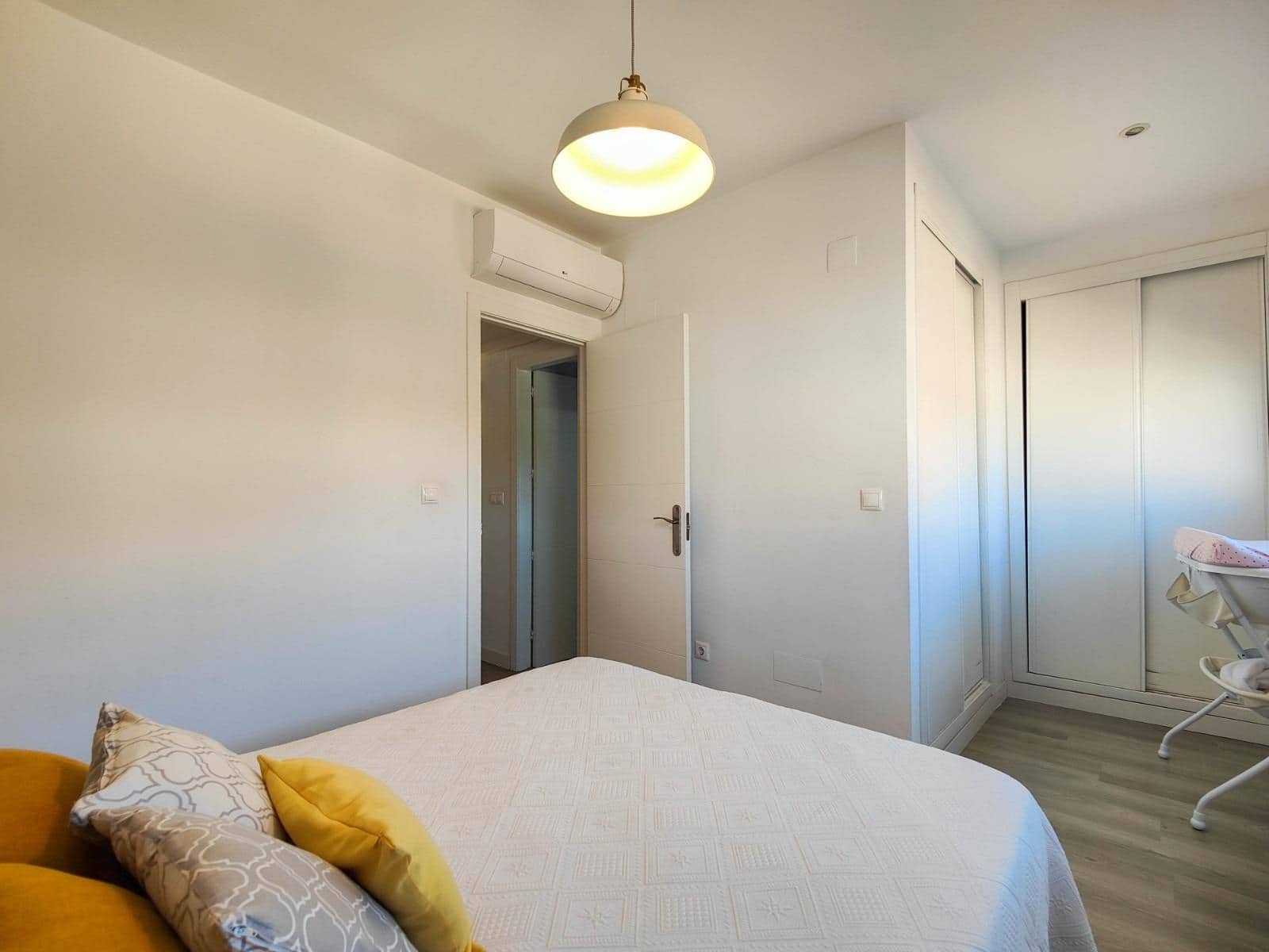 4 makuuhuone Rivitalo myytävänä paikassa Guardamar del Segura mukana uima-altaan - 269 000 € (Ref: 9898882)