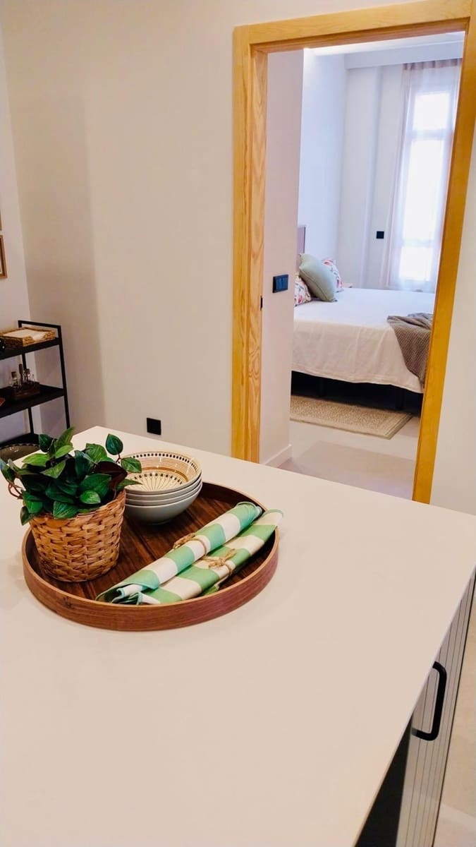 2 quarto Apartamento para arrendar em Guardamar del Segura - 1 000 € (Ref: 9922389)