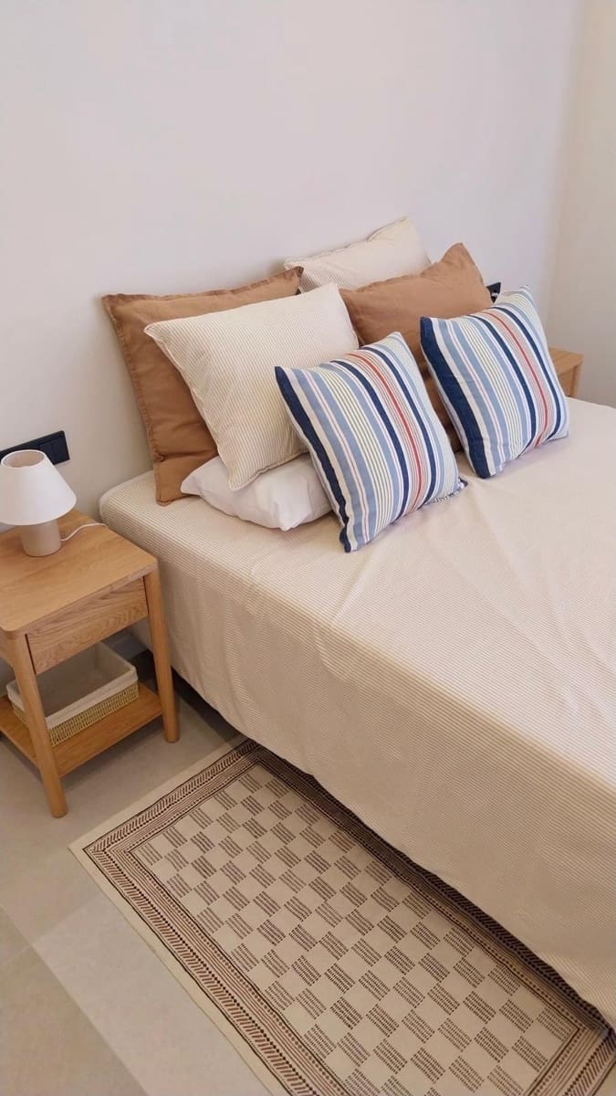 2 quarto Apartamento para arrendar em Guardamar del Segura - 1 000 € (Ref: 9922389)