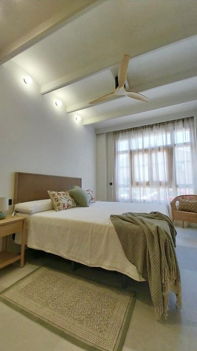 2 quarto Apartamento para arrendar em Guardamar del Segura - 1 000 € (Ref: 9922389)