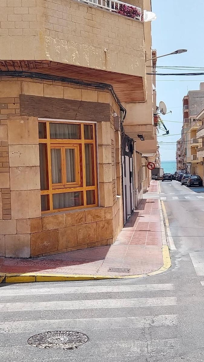 2 quarto Apartamento para arrendar em Guardamar del Segura - 1 000 € (Ref: 9922389)