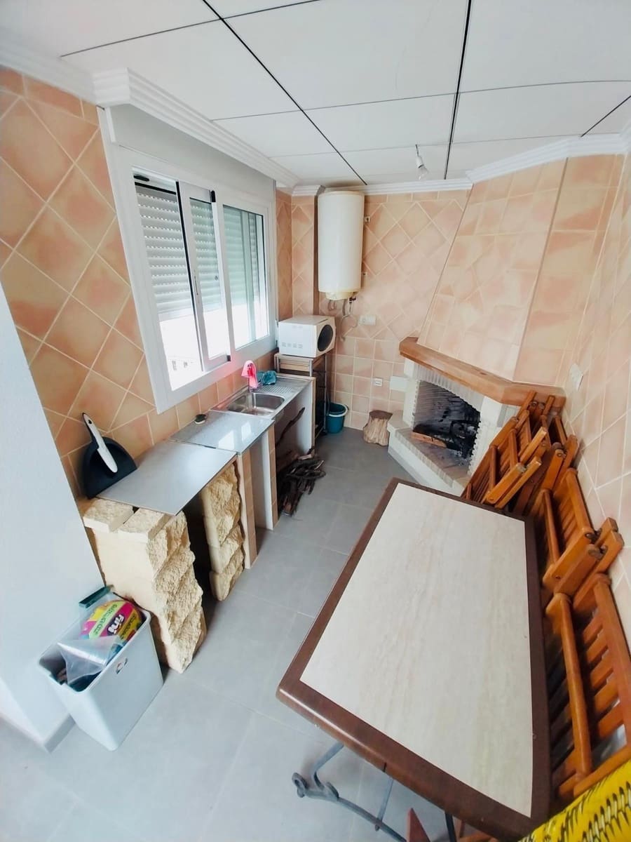 2 quarto Apartamento para arrendar em Guardamar del Segura - 1 000 € (Ref: 9922389)