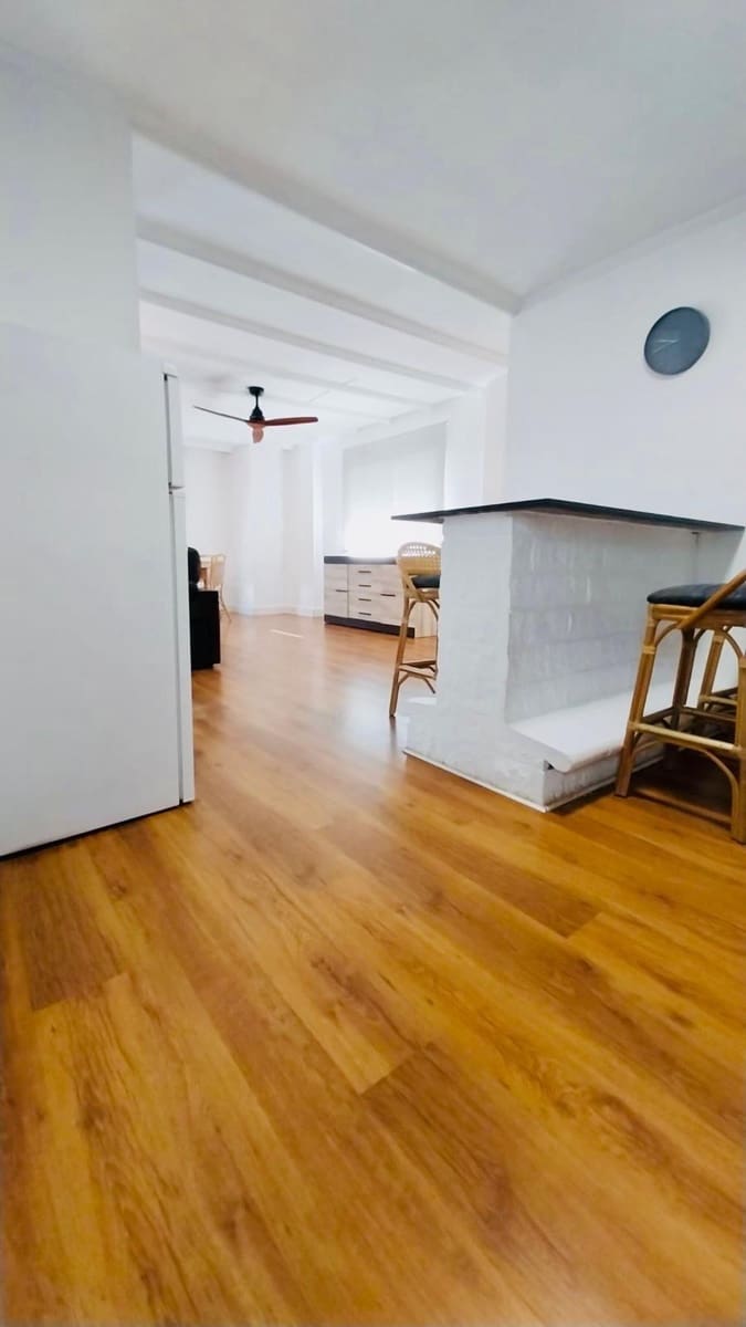 2 bedroom Apartment for rent in Guardamar del Segura with garage - € 750 (Ref: 9934291)