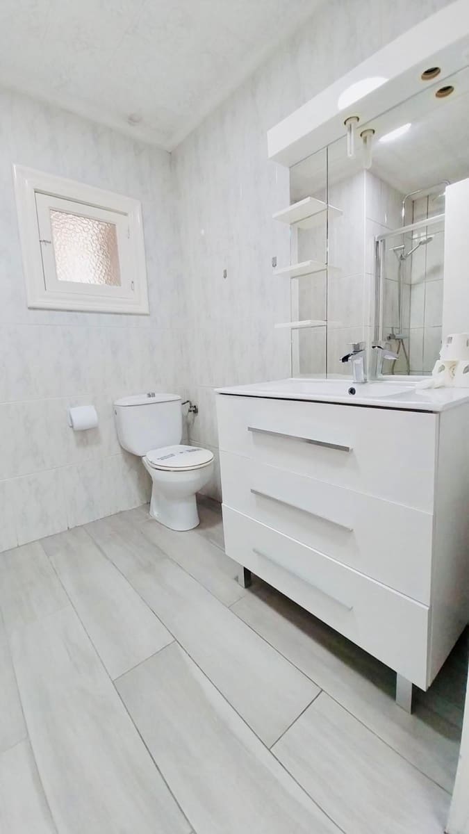 2 bedroom Apartment for rent in Guardamar del Segura with garage - € 750 (Ref: 9934291)