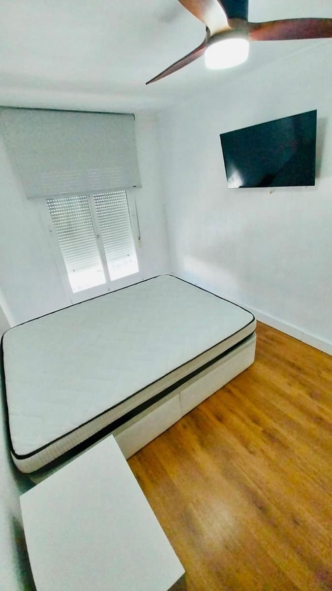 2 bedroom Apartment for rent in Guardamar del Segura with garage - € 750 (Ref: 9934291)