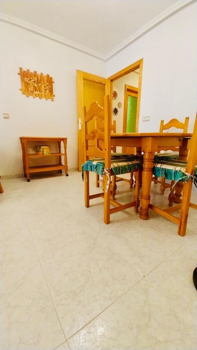 3 soverom Leilighet til leie i Guardamar del Segura med svømmebasseng - € 900 (Ref: 9990792)