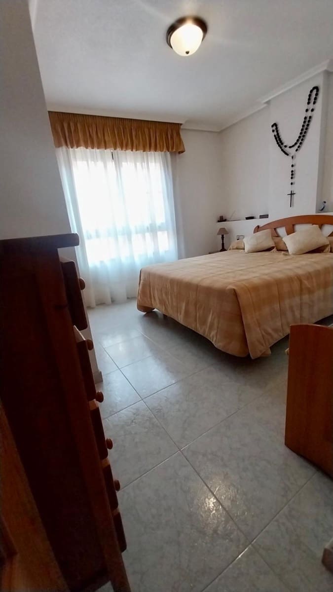 3 soverom Leilighet til leie i Guardamar del Segura med svømmebasseng - € 900 (Ref: 9990792)