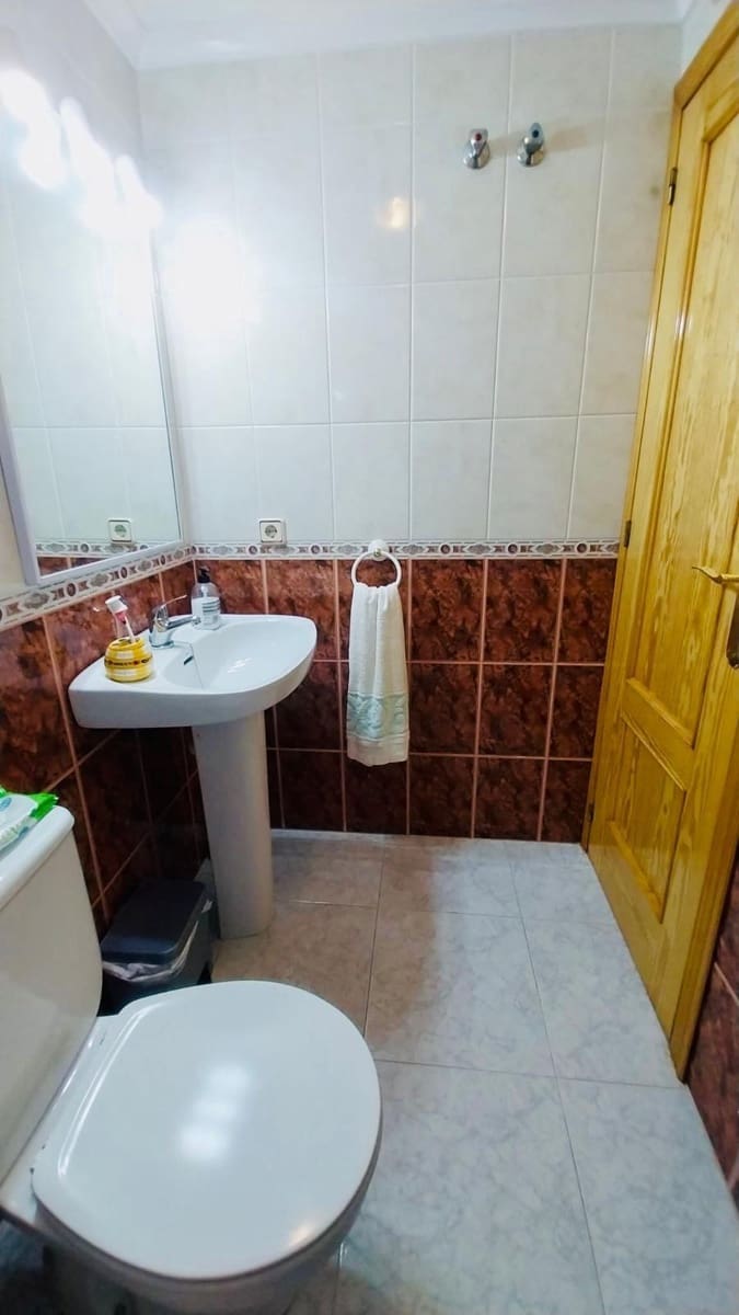 3 soverom Leilighet til leie i Guardamar del Segura med svømmebasseng - € 900 (Ref: 9990792)