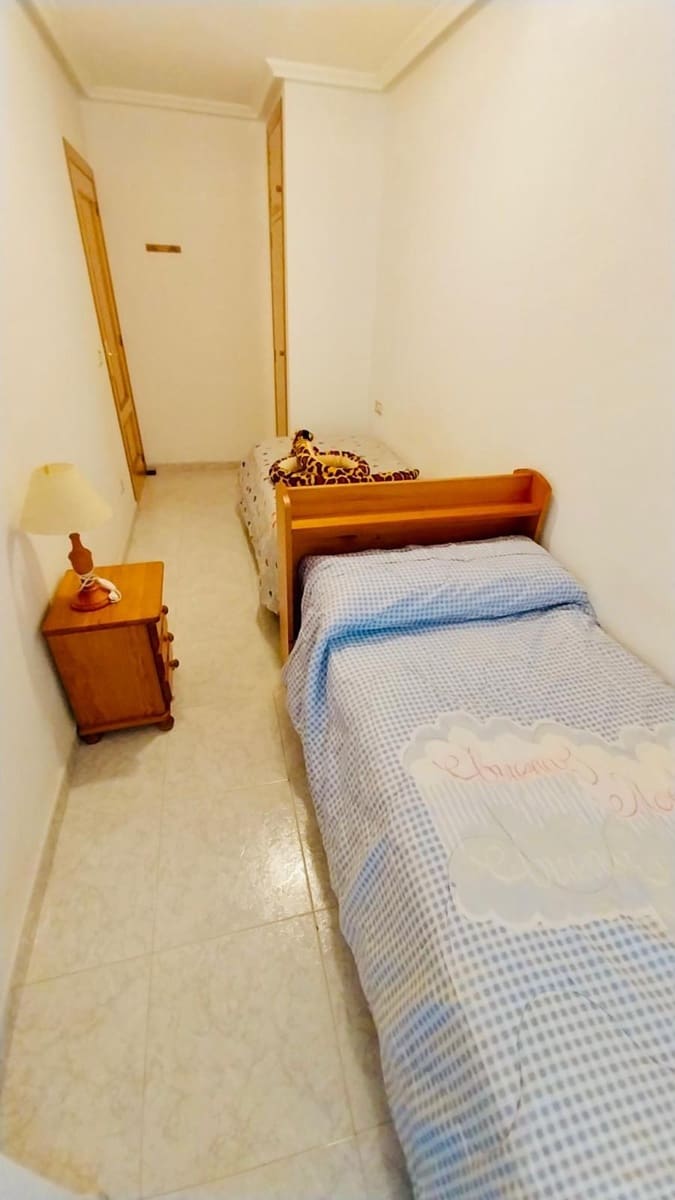3 soverom Leilighet til leie i Guardamar del Segura med svømmebasseng - € 900 (Ref: 9990792)