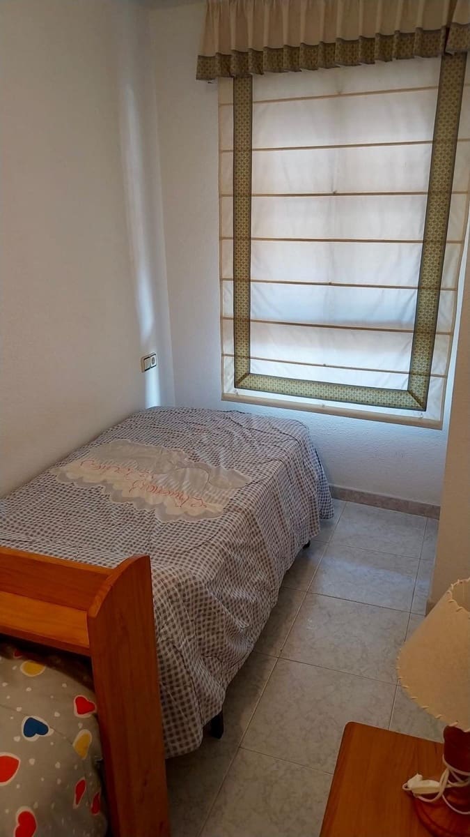 3 soverom Leilighet til leie i Guardamar del Segura med svømmebasseng - € 900 (Ref: 9990792)