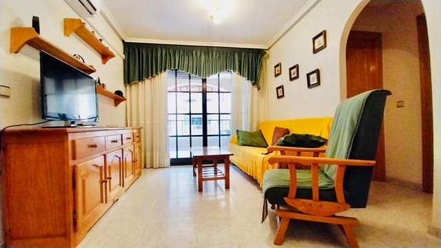 3 soverom Leilighet til leie i Guardamar del Segura med svømmebasseng - € 900 (Ref: 9990792)