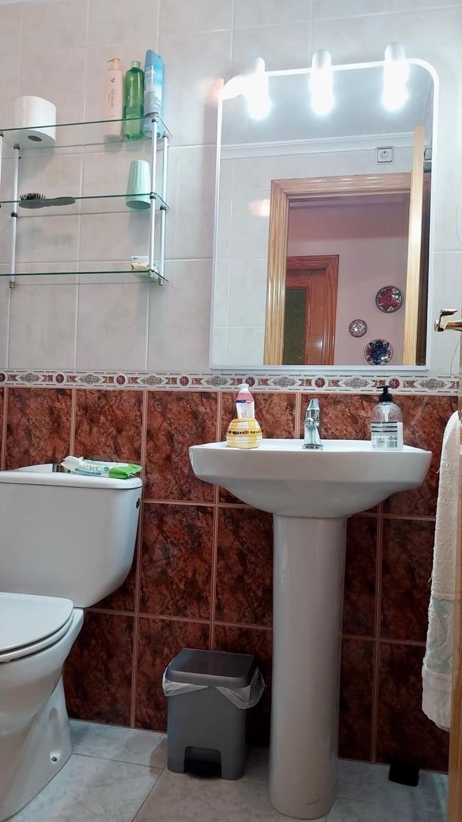 3 soverom Leilighet til leie i Guardamar del Segura med svømmebasseng - € 900 (Ref: 9990792)