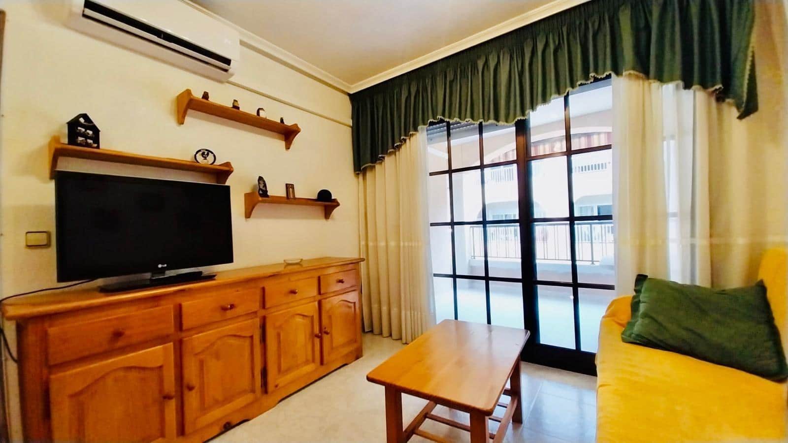 3 soverom Leilighet til leie i Guardamar del Segura med svømmebasseng - € 900 (Ref: 9990792)