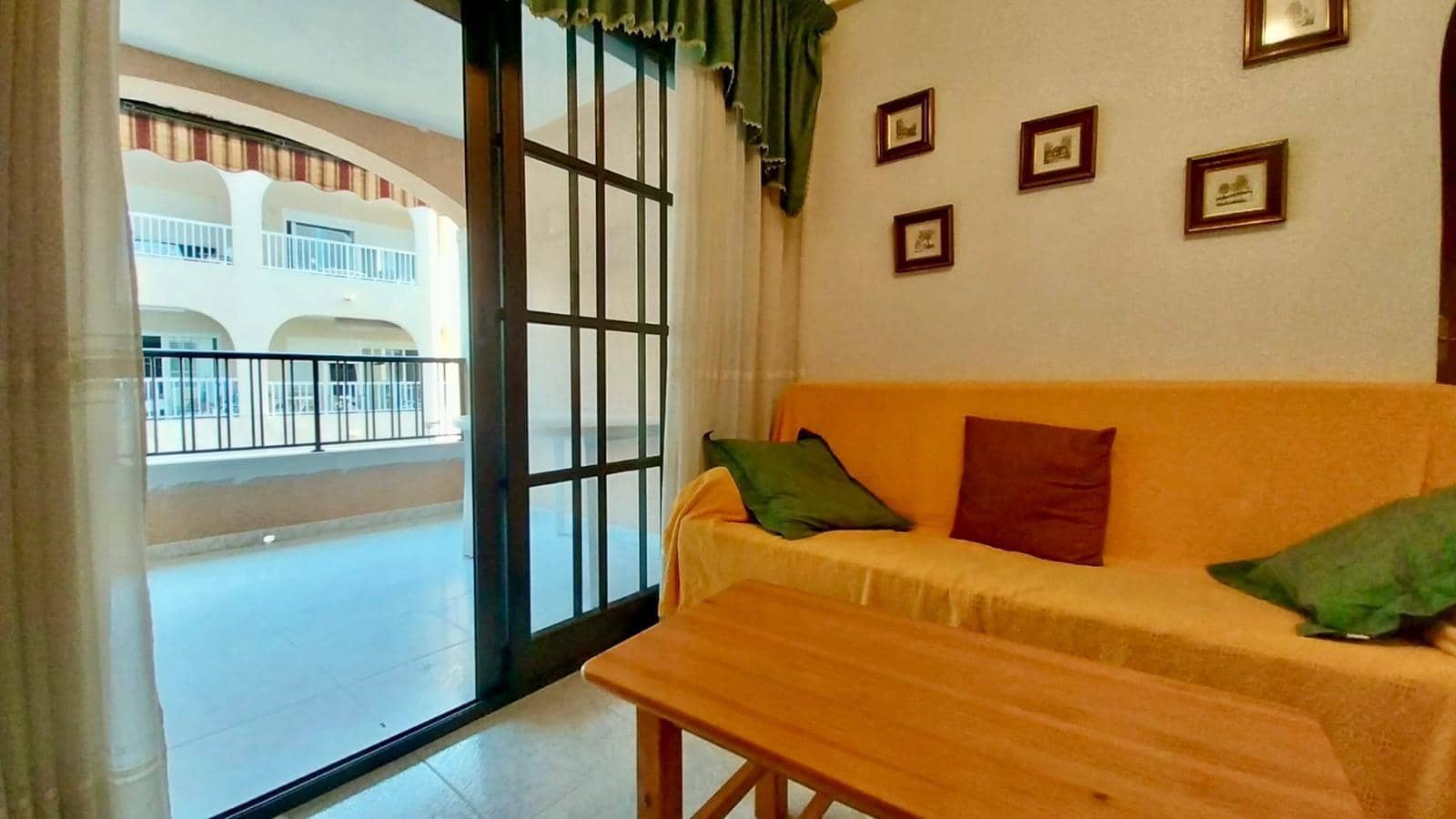 3 soverom Leilighet til leie i Guardamar del Segura med svømmebasseng - € 900 (Ref: 9990792)