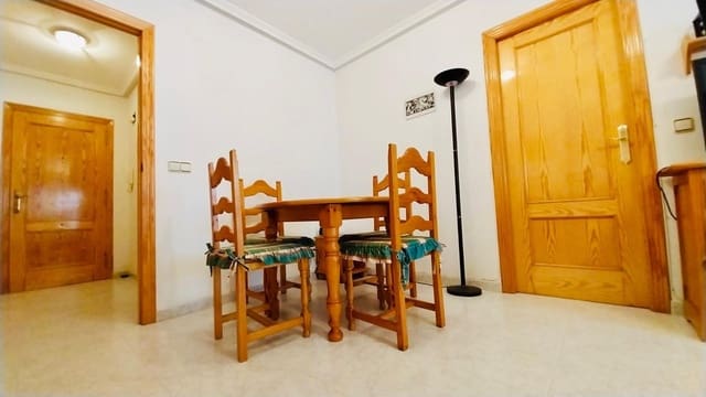 3 soverom Leilighet til leie i Guardamar del Segura med svømmebasseng - € 900 (Ref: 9990792)