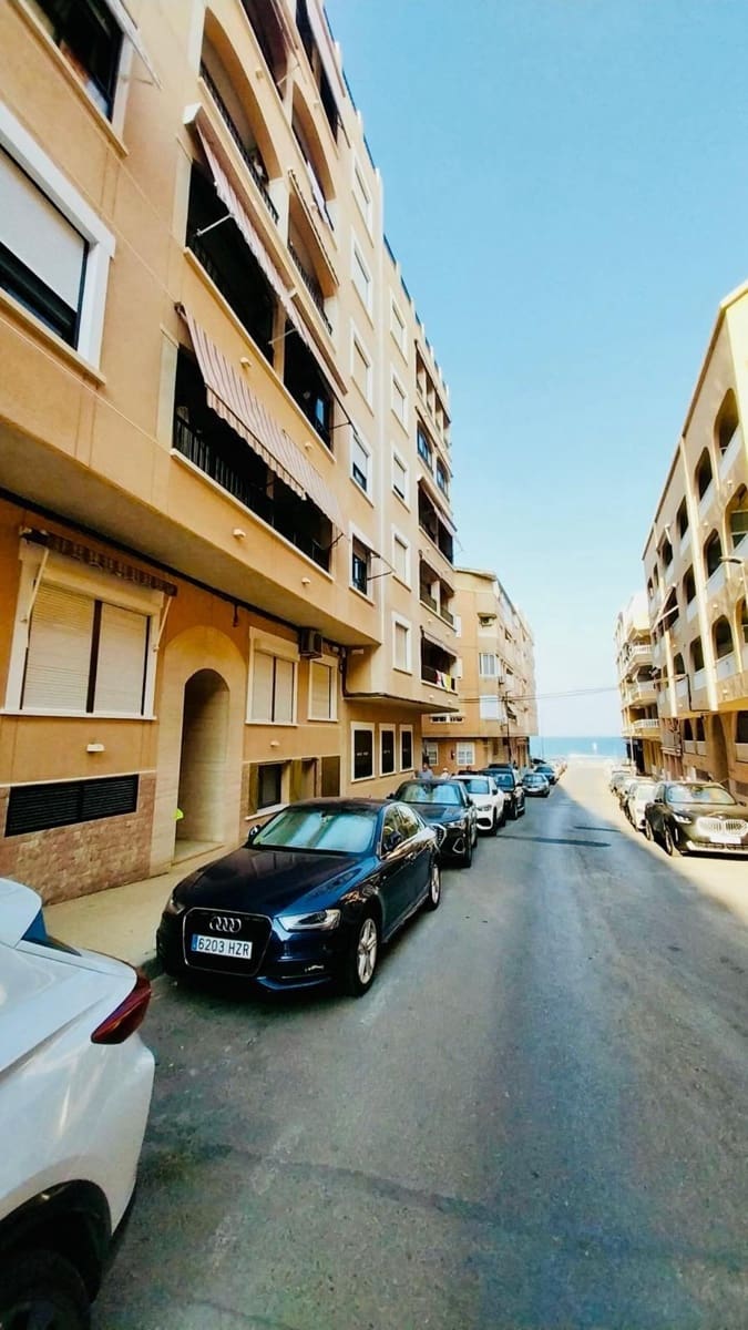3 soverom Leilighet til leie i Guardamar del Segura med svømmebasseng - € 900 (Ref: 9990792)