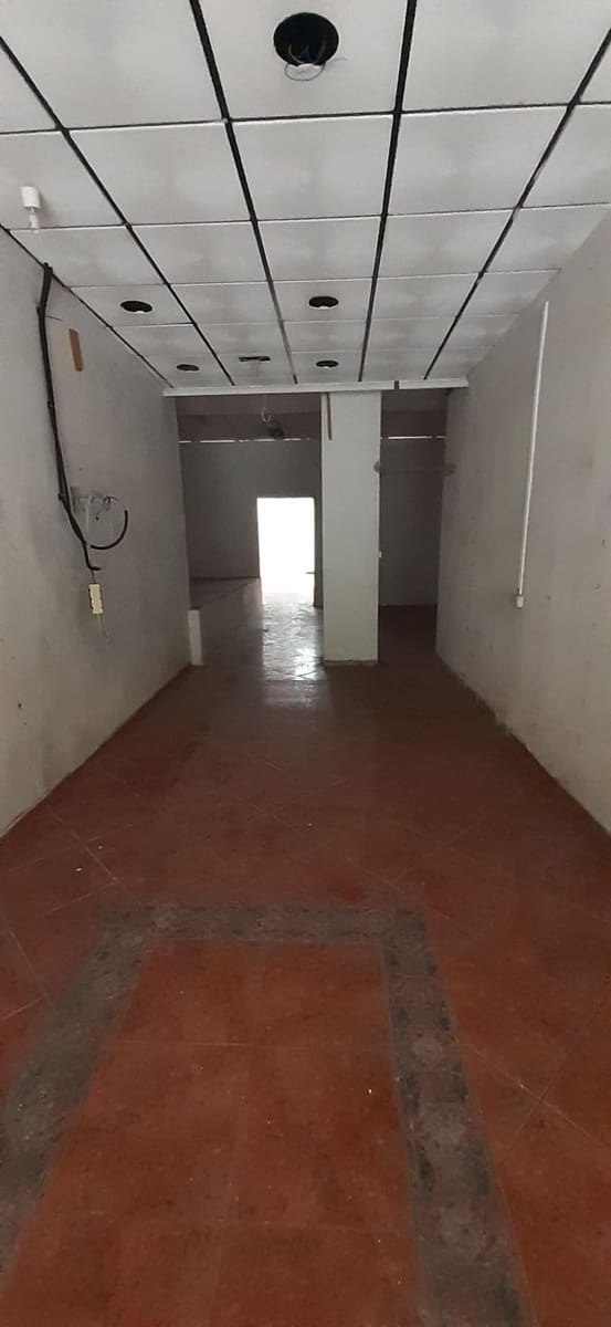 Commercial for rent in Castello de la Plana - € 500 (Ref: 9841095)