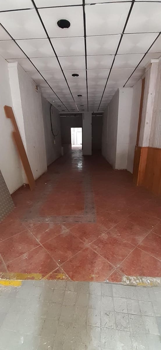 Commercial for rent in Castello de la Plana - € 500 (Ref: 9841095)