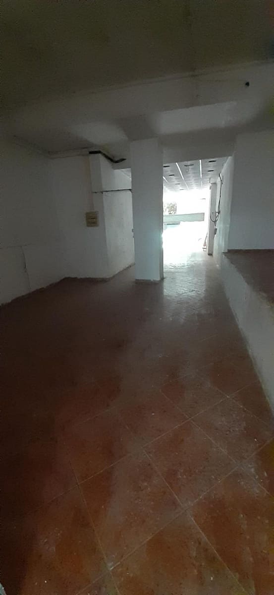 Commercial for rent in Castello de la Plana - € 500 (Ref: 9841095)