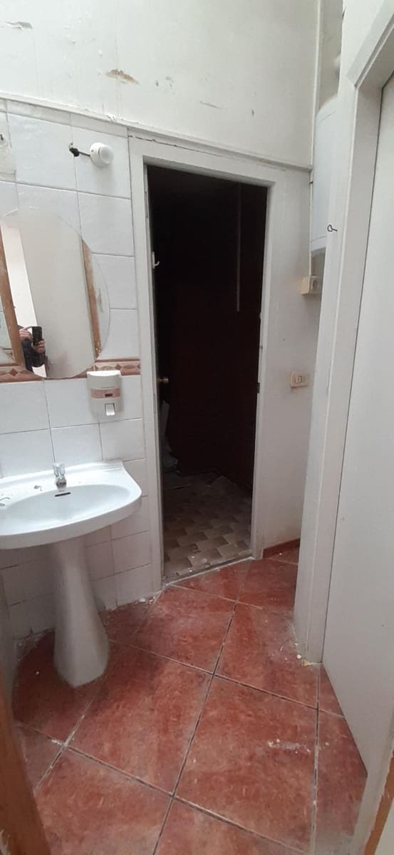 Commercial for rent in Castello de la Plana - € 500 (Ref: 9841095)