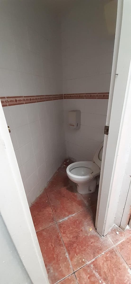 Commercial for rent in Castello de la Plana - € 500 (Ref: 9841095)