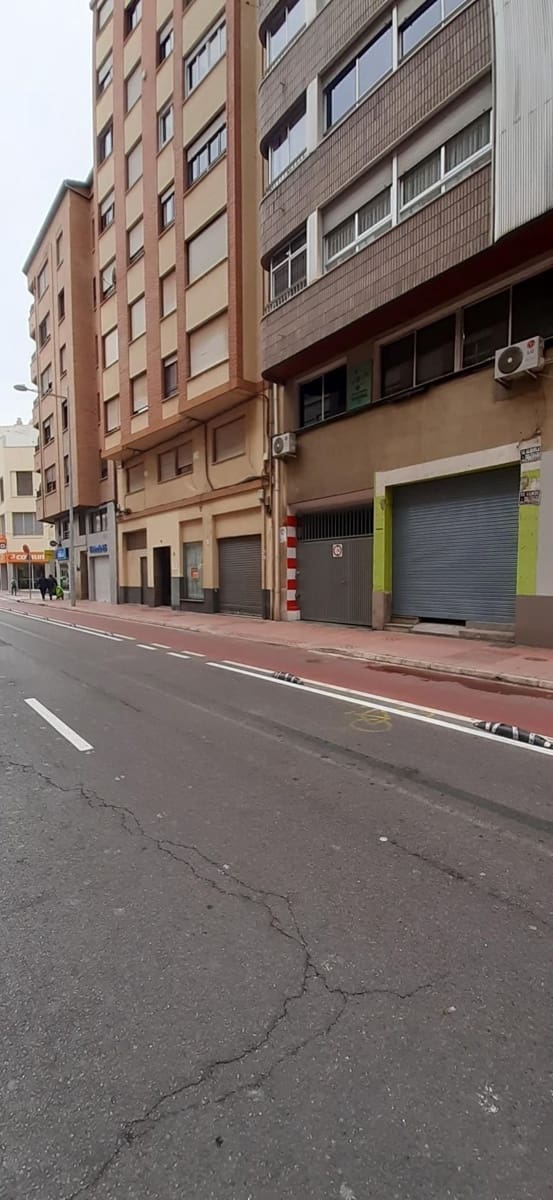Commercial for rent in Castello de la Plana - € 500 (Ref: 9841095)