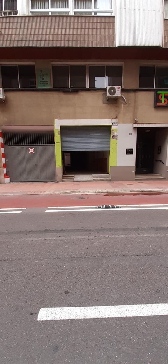 Commercial for rent in Castello de la Plana - € 500 (Ref: 9841095)
