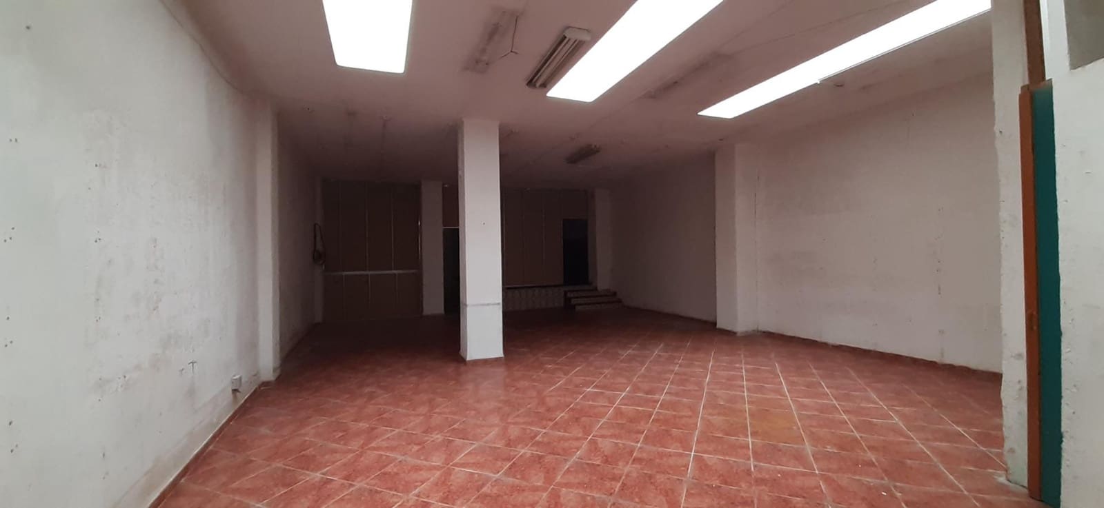Commercial for rent in Castello de la Plana - € 500 (Ref: 9841095)