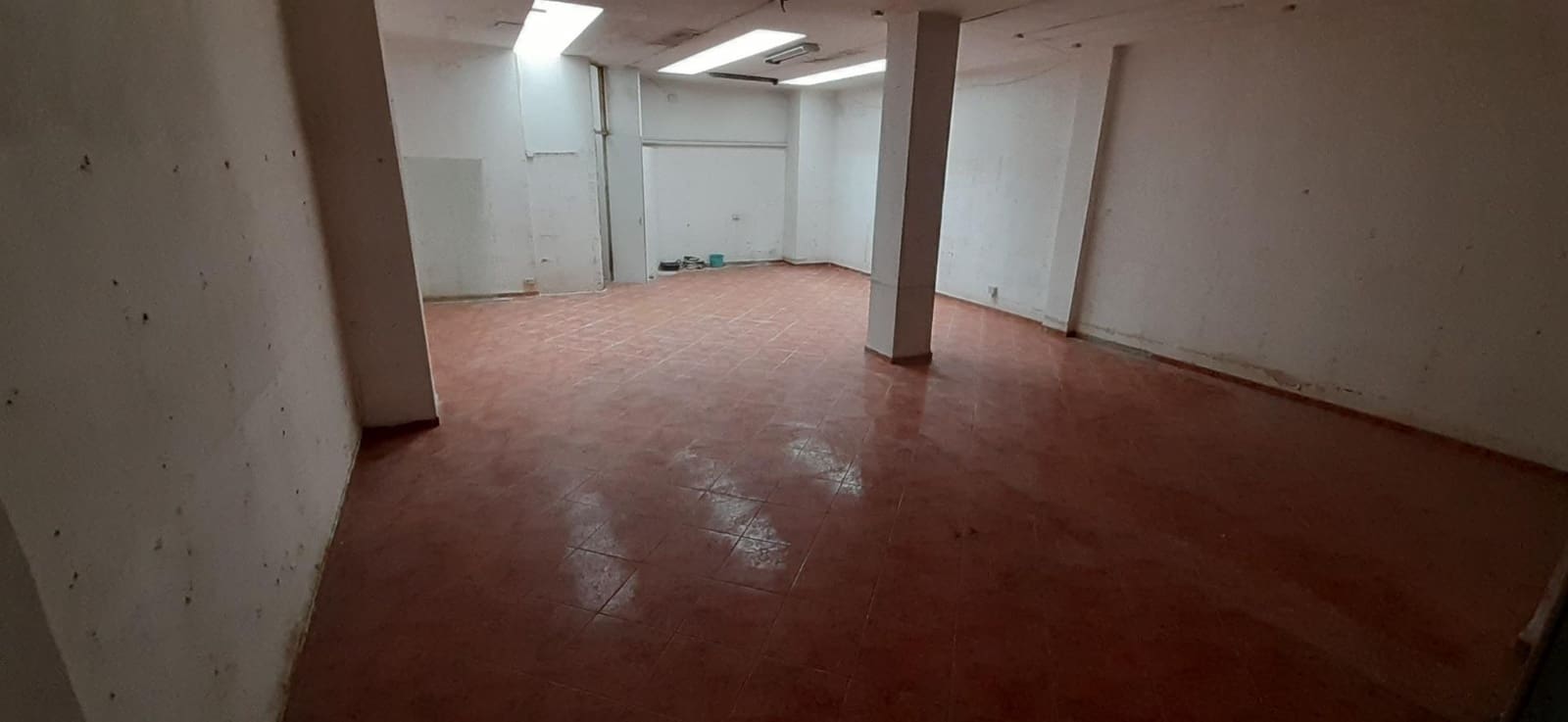 Commercial for rent in Castello de la Plana - € 500 (Ref: 9841095)