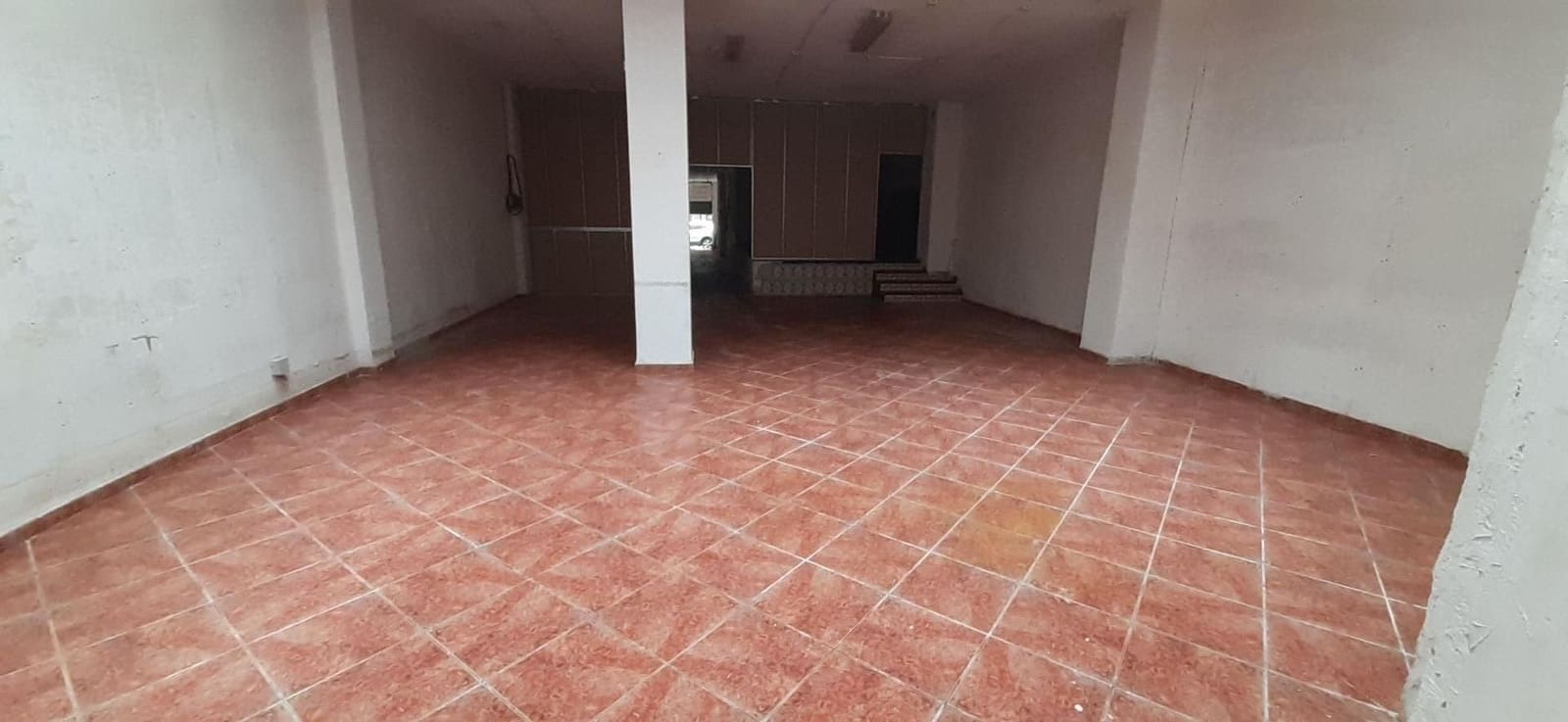 Commercial for rent in Castello de la Plana - € 500 (Ref: 9841095)