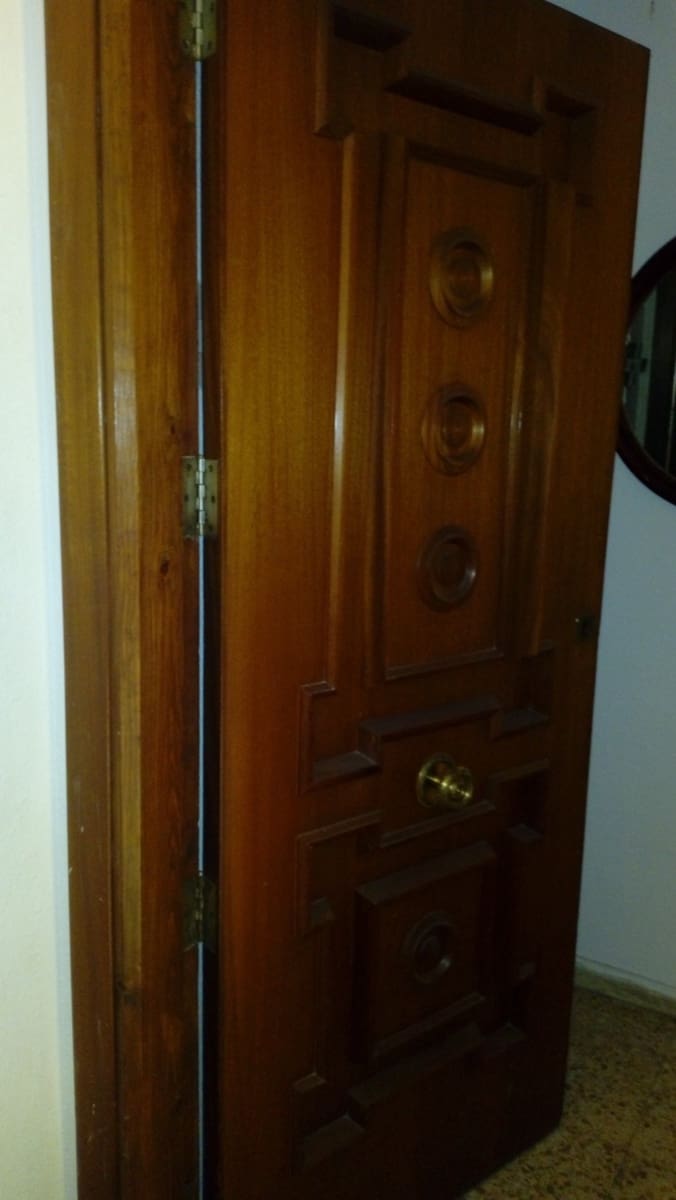 6 bedroom Townhouse for sale in Castello de la Plana - € 300,000 (Ref: 9841101)