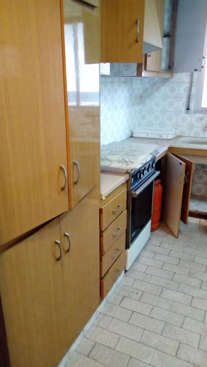 6 bedroom Townhouse for sale in Castello de la Plana - € 300,000 (Ref: 9841101)