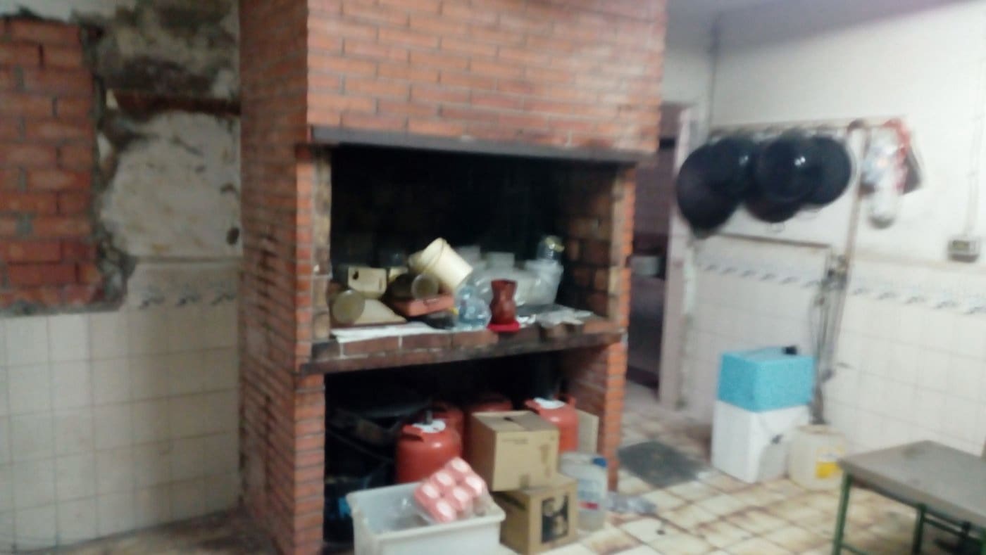 6 bedroom Townhouse for sale in Castello de la Plana - € 300,000 (Ref: 9841101)