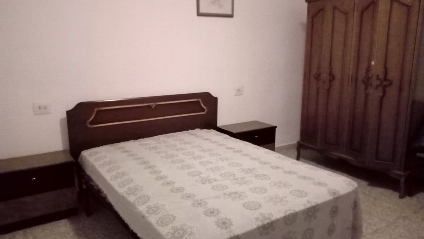 6 bedroom Townhouse for sale in Castello de la Plana - € 300,000 (Ref: 9841101)