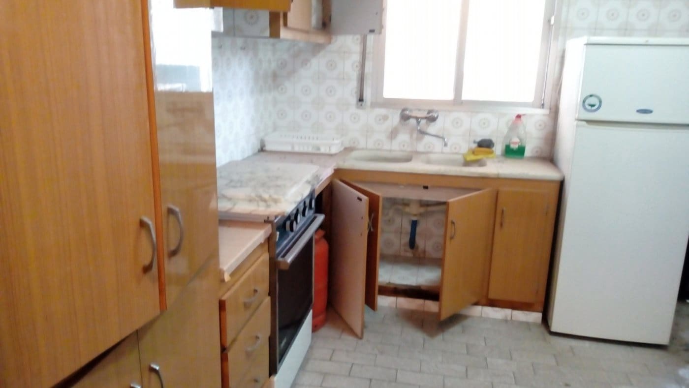 6 bedroom Townhouse for sale in Castello de la Plana - € 300,000 (Ref: 9841101)