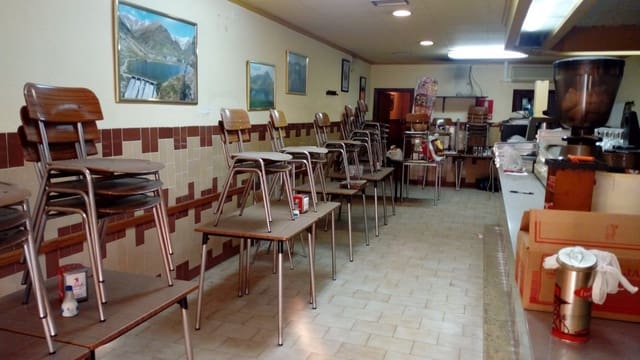 6 camera da letto Casa in vendita in Castelló de la Plana - 300.000 € (Rif: 9841101)