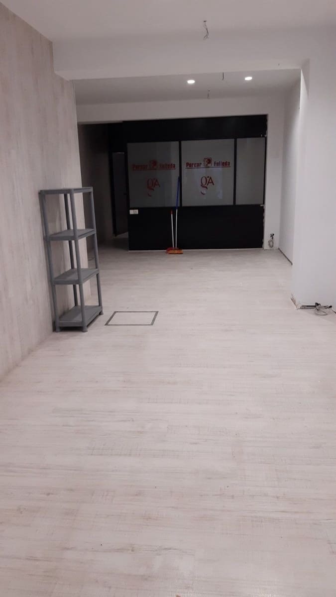 Commercial for sale in Castello de la Plana - € 84,000 (Ref: 9841103)