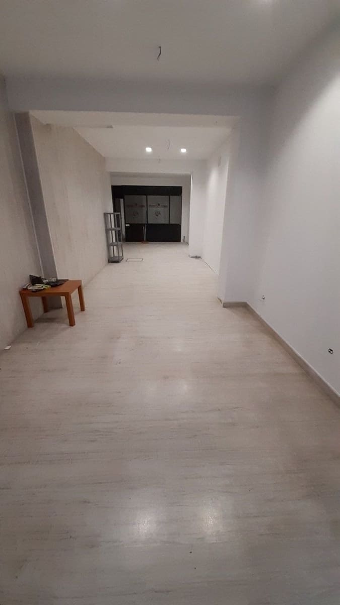 Commercial for sale in Castello de la Plana - € 84,000 (Ref: 9841103)