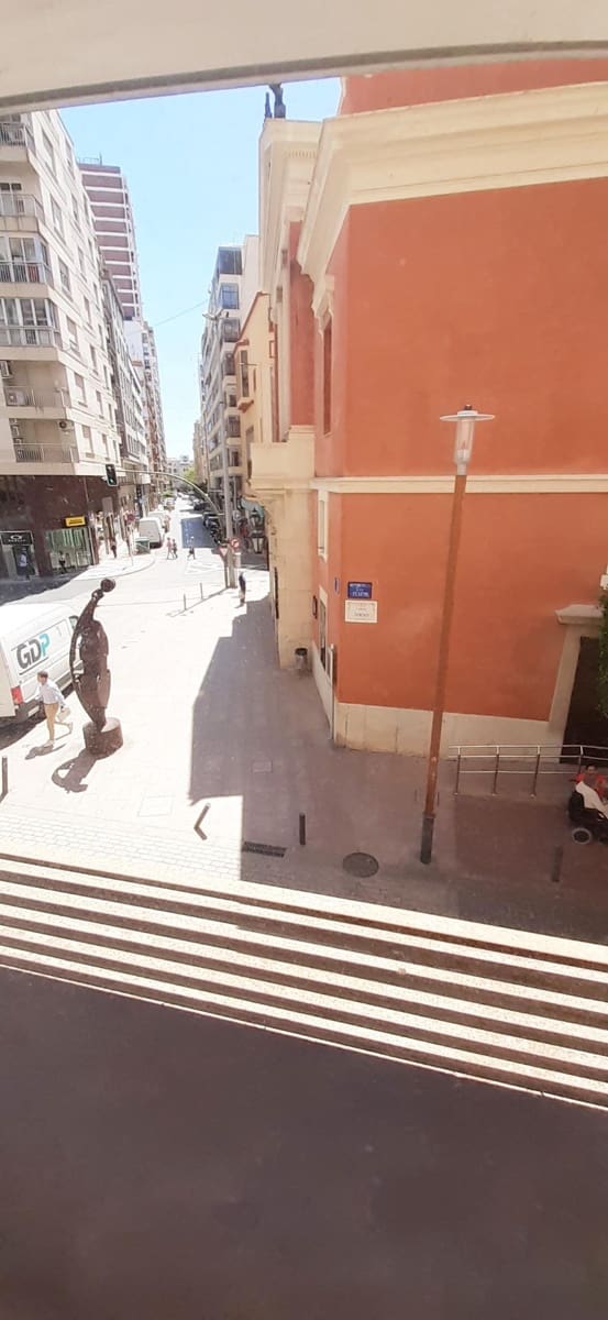 Kontor til salg i Castello de la Plana - € 50.000 (Ref: 9841104)