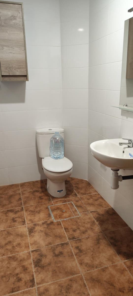 Gewerbe zu vermieten in Castello de la Plana mit Garage - 800 € (Ref: 9841105)