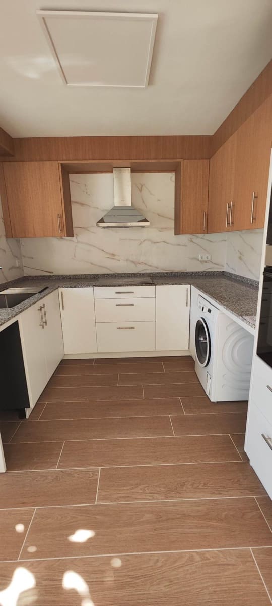 3 bedroom Flat for rent in Castello de la Plana - € 1,200 (Ref: 9841106)