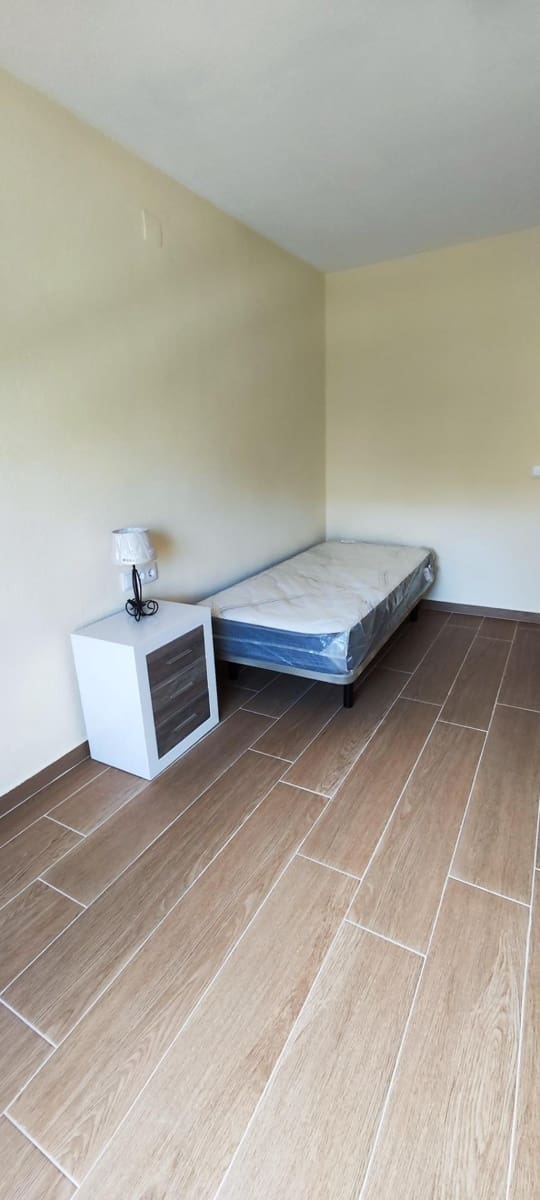 3 bedroom Flat for rent in Castello de la Plana - € 1,200 (Ref: 9841106)