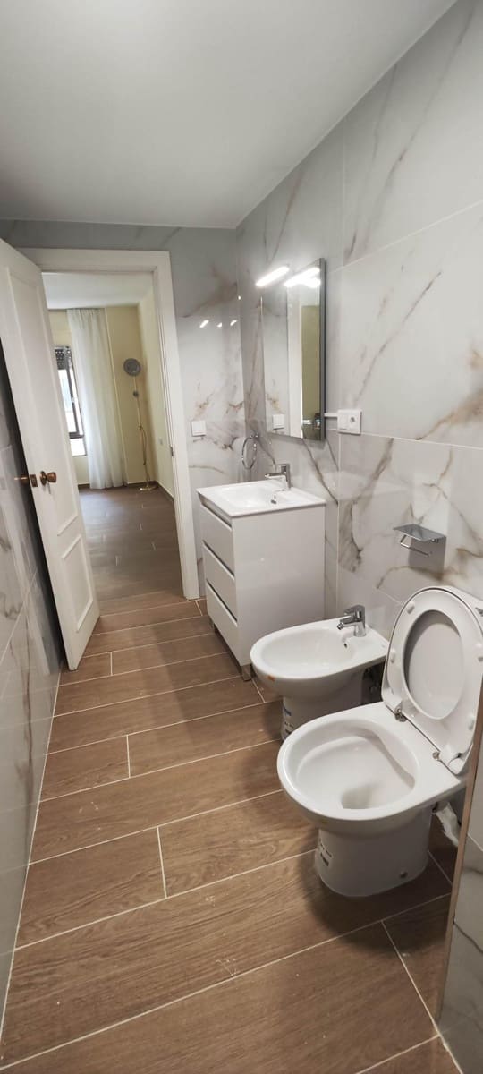 3 bedroom Flat for rent in Castello de la Plana - € 1,200 (Ref: 9841106)