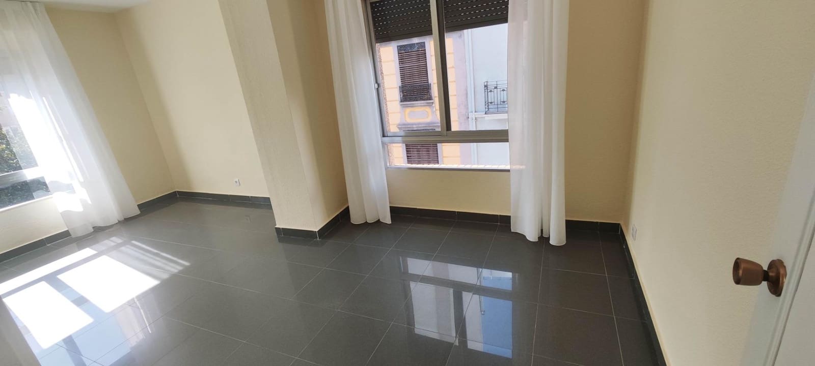 3 bedroom Flat for rent in Castello de la Plana - € 1,200 (Ref: 9841106)