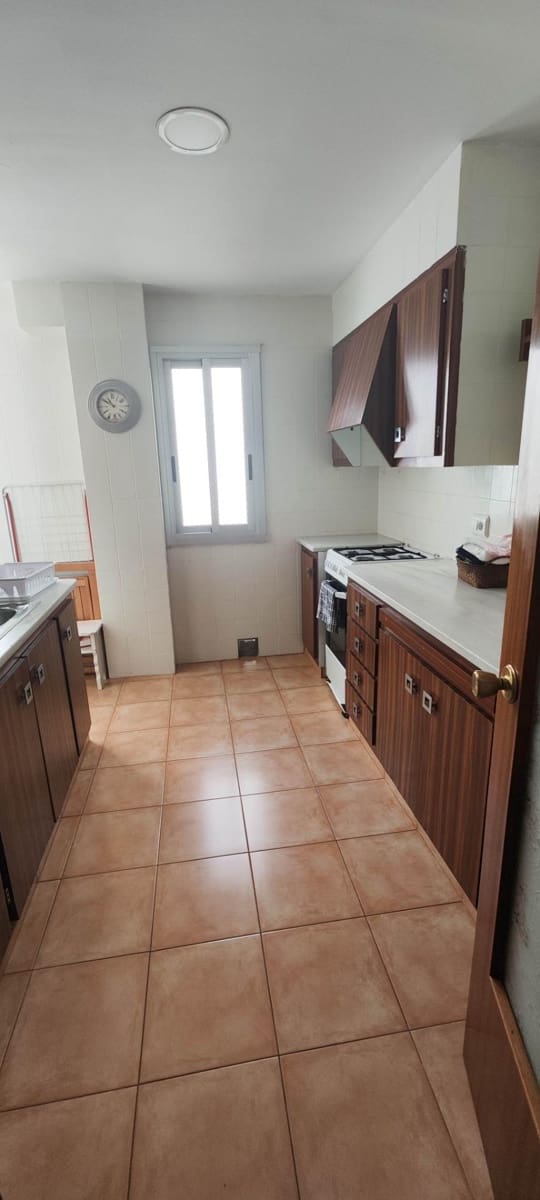 4 bedroom Flat for sale in Castello de la Plana - € 150,000 (Ref: 9841107)