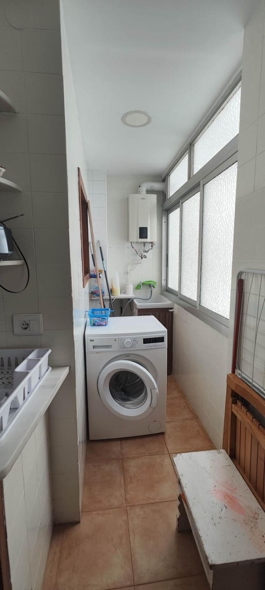 4 bedroom Flat for sale in Castello de la Plana - € 150,000 (Ref: 9841107)