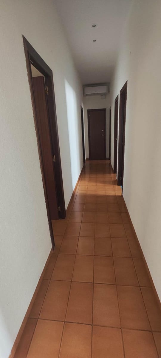 4 bedroom Flat for sale in Castello de la Plana - € 150,000 (Ref: 9841107)