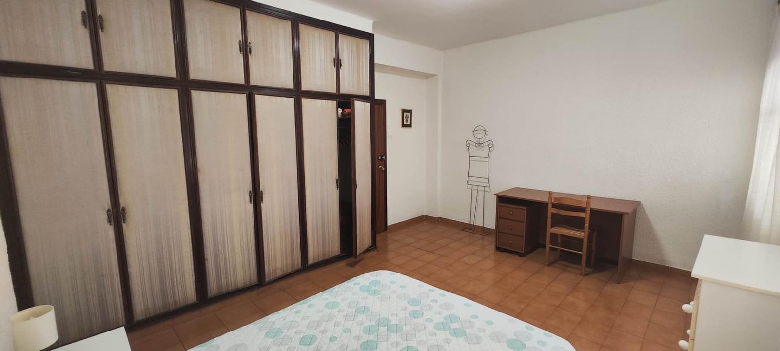 4 bedroom Flat for sale in Castello de la Plana - € 150,000 (Ref: 9841107)