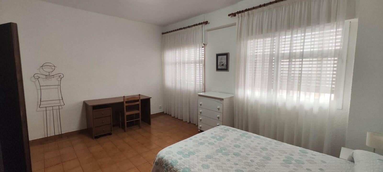 4 bedroom Flat for sale in Castello de la Plana - € 150,000 (Ref: 9841107)